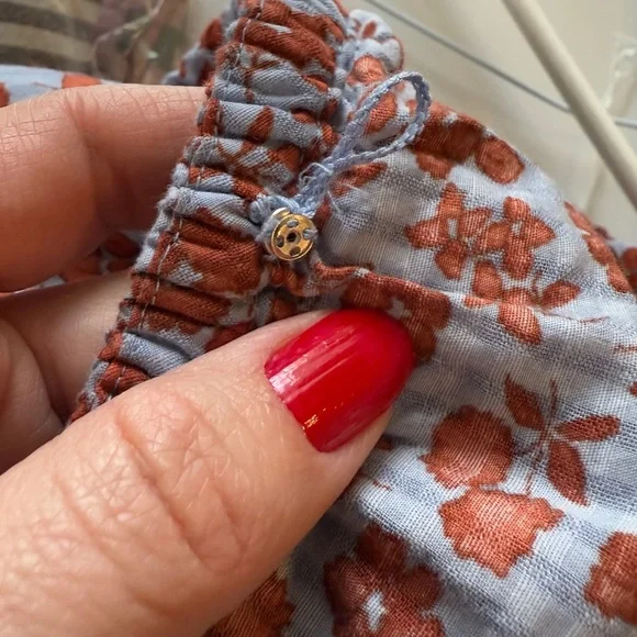 Madewell Floral Blouse in Red and Blue - Picture 11 of 13